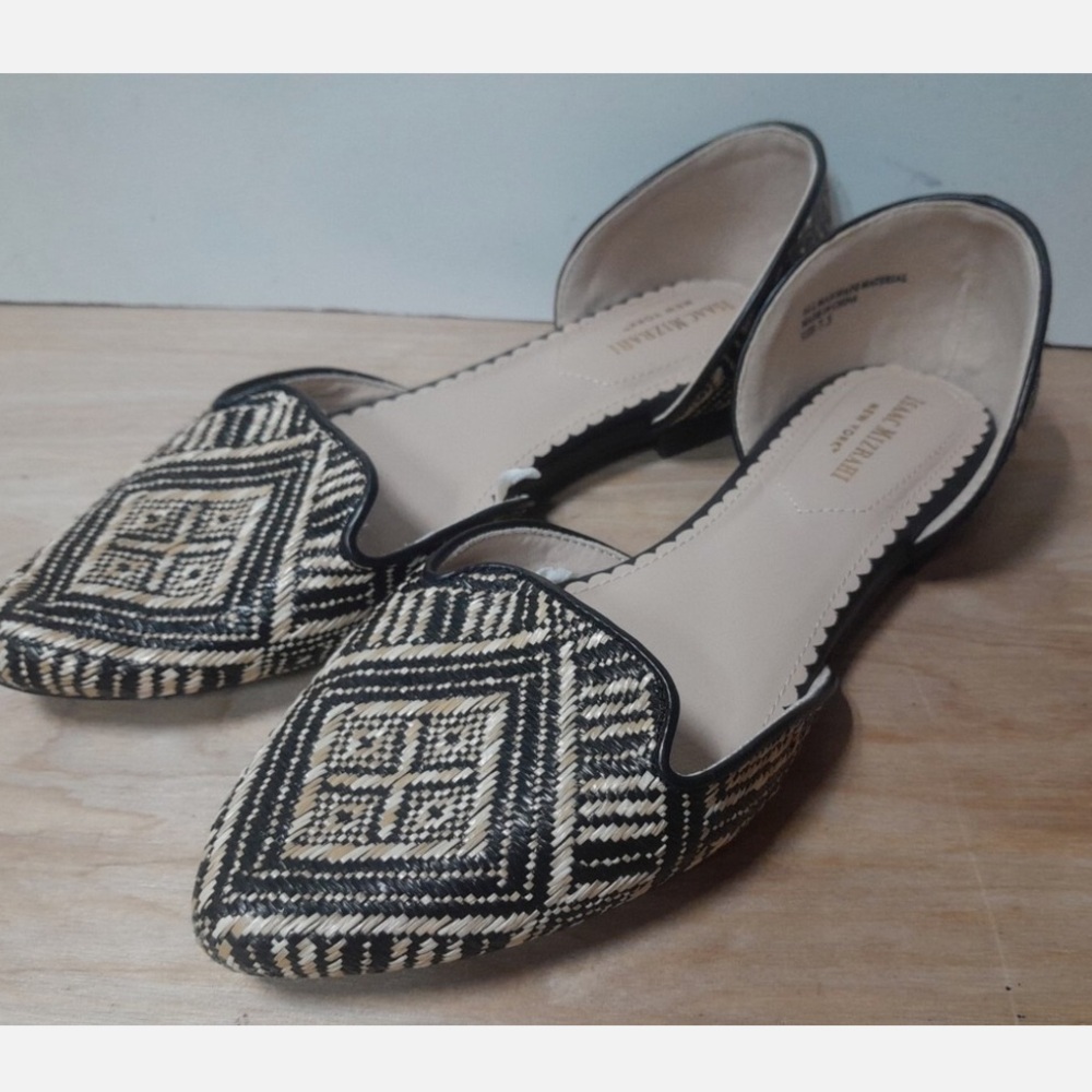 Isaac Mizrahi Black and White woven  Flats size 6.5